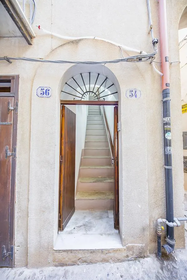 Dafni E Naide Bed and Breakfast Cefalù Bed & Breakfast